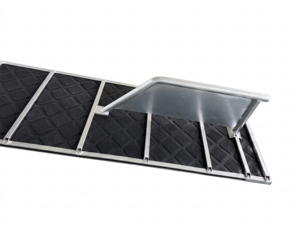 Rubber floor with brisket bar for Cattle Chute 700P